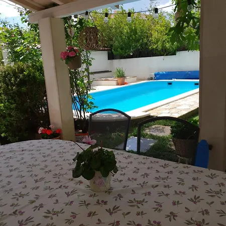 아파트 Mali Lovor *