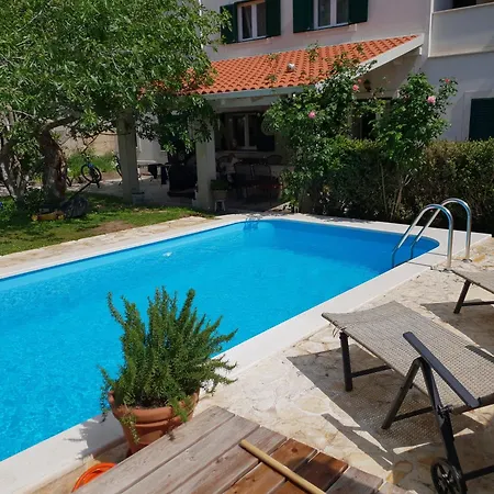 Διαμέρισμα Mali Lovor Σολίν