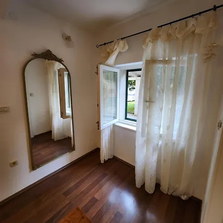 Mali Lovor Σολίν