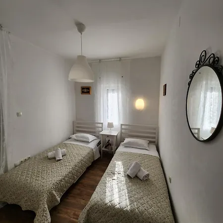 아파트 Mali Lovor