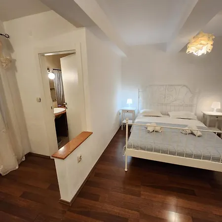 Mali Lovor Apartment Solin