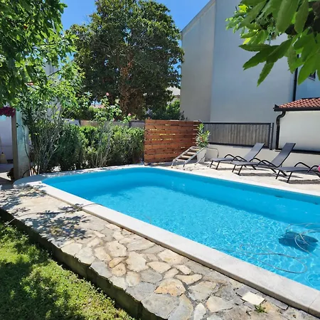 Mali Lovor 아파트 솔린